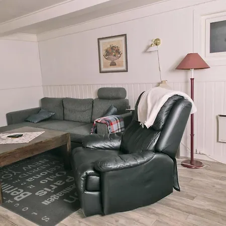 Lovely In Vagstranda Hjelvik