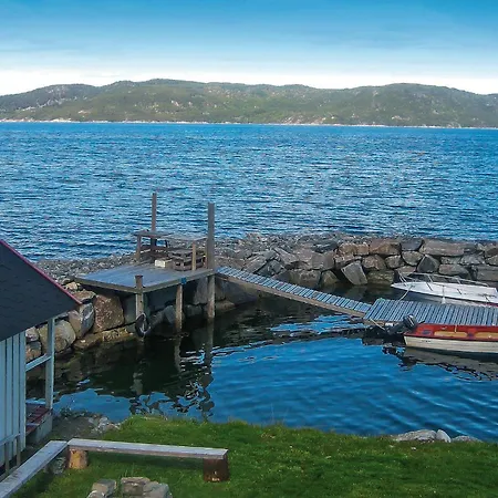 Gorgeous In Vagstranda With House Sea View * Hjelvik