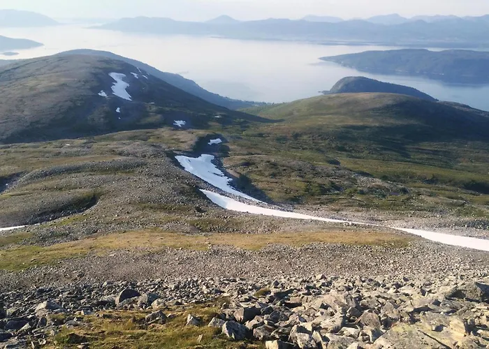 Lovely In Vagstranda Hjelvik